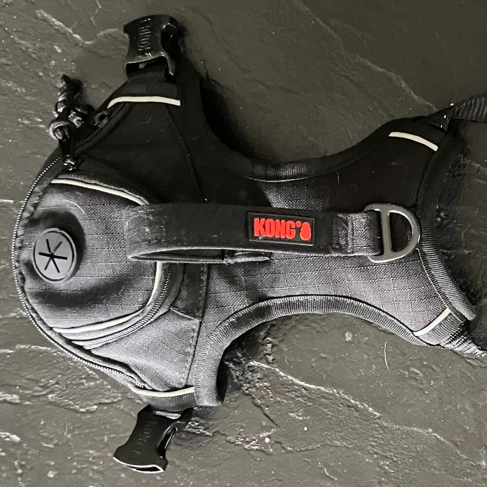 Kong reflective dog harness with zipper pocket (small)